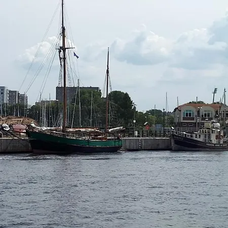 Δωμάτια σε οικογενειακή κατοικία Ambrozja